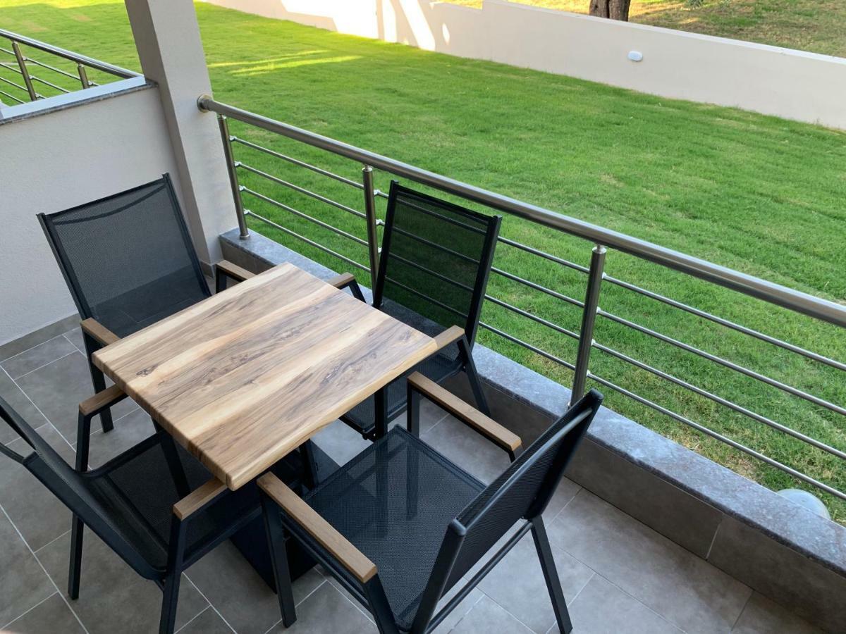 Castella Apartments Вурвуру Екстериор снимка