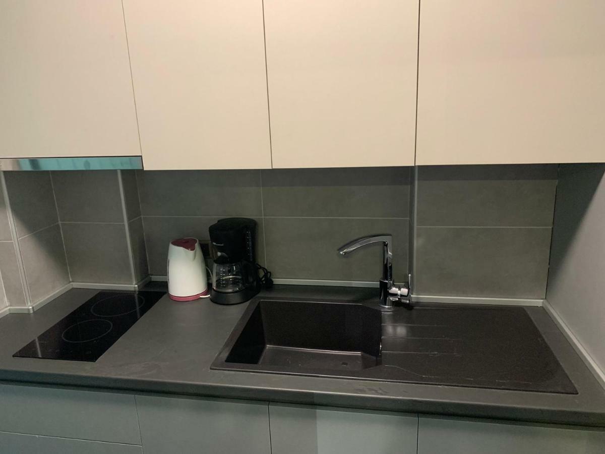 Castella Apartments Вурвуру Екстериор снимка