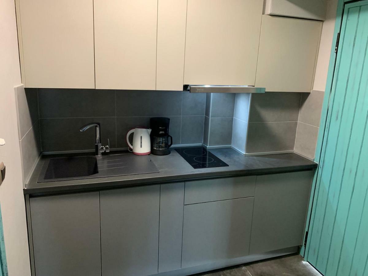 Castella Apartments Вурвуру Екстериор снимка