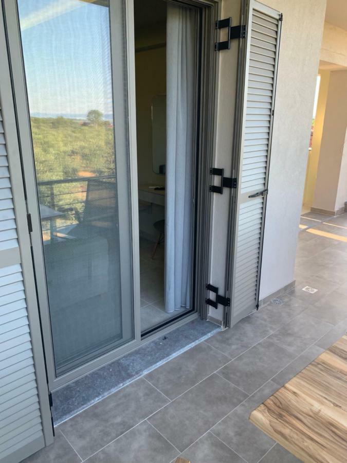 Castella Apartments Вурвуру Екстериор снимка