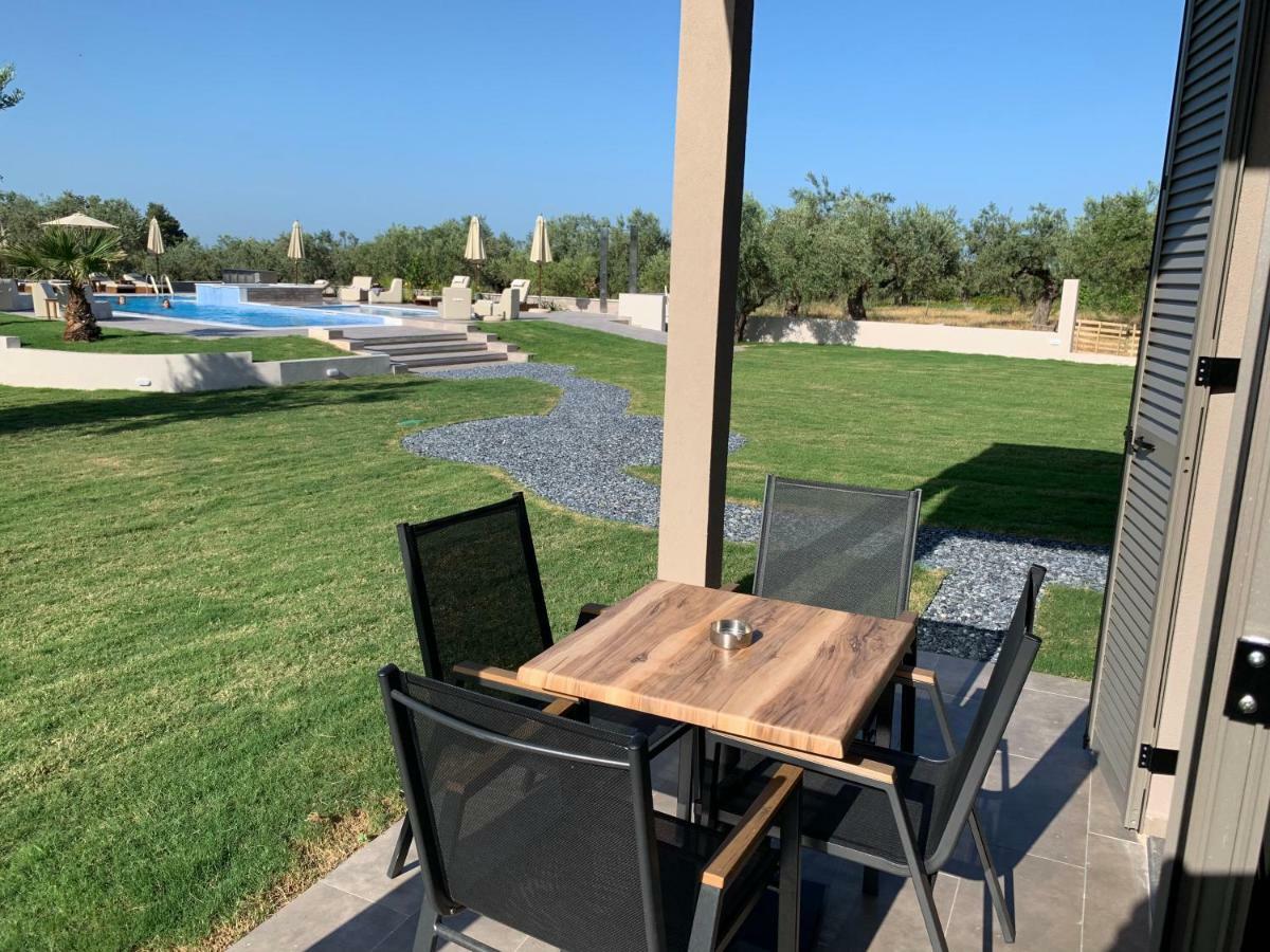 Castella Apartments Вурвуру Екстериор снимка